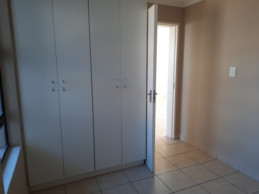 To Let 2 Bedroom Property for Rent in Burgundy Estate Western Cape